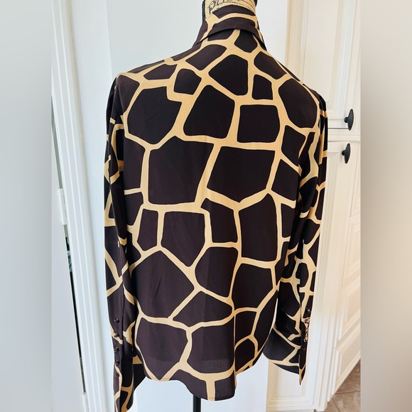 ESCADA BROWN & CREAM BEAUTIFUL GIRRAF Print 100% Silk Button Down Top - Picture 4 of 10